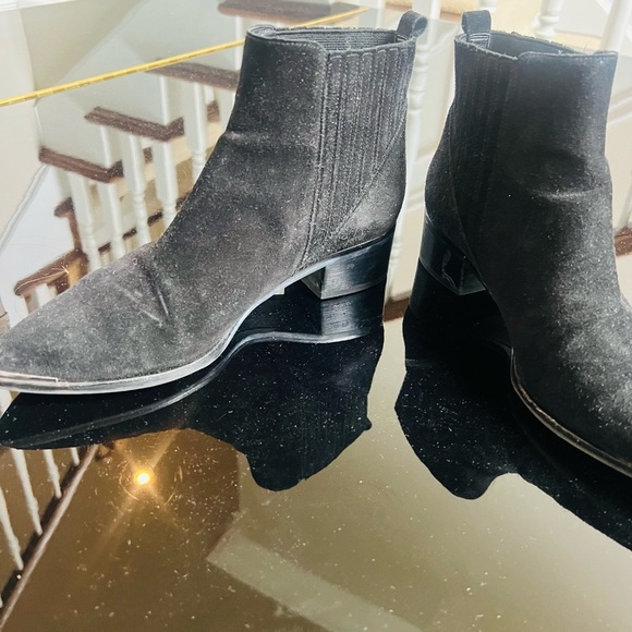 Marc Fisher Black Ankle suede Booties with Pointed Toe - Picture 2 of 6